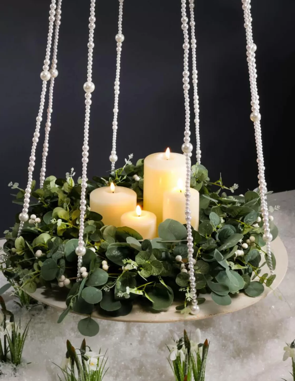 Expositores Para Tiendas>DecoWoerner Bandeja Colgante Con Cadenas De Perlas, Ø 60 Cm, Longitud 170 Cm blanco