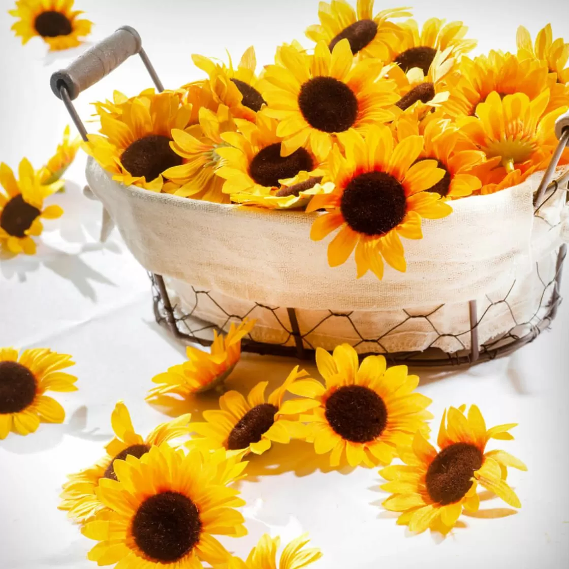 Decoración Dispersa | Decoración De Primavera>DecoWoerner Decoración Flores Girasoles, Paquete De 24 Piezas amarillo