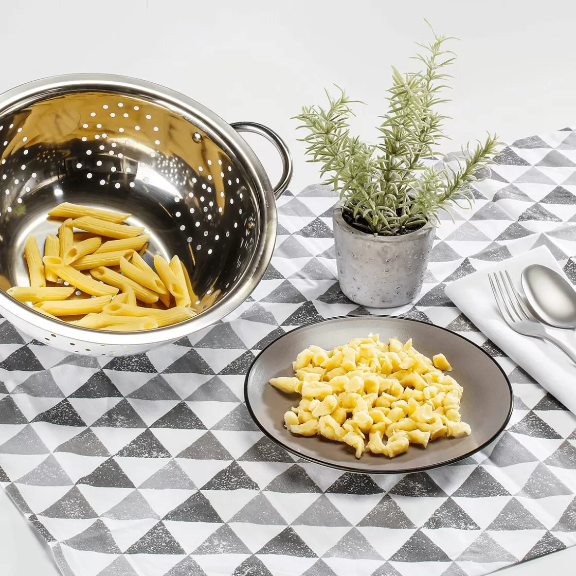 Platos Y Comida Rápida>DecoWoerner Maniquíes De Comida Spaetzle Bolsa De 100 G amarillo