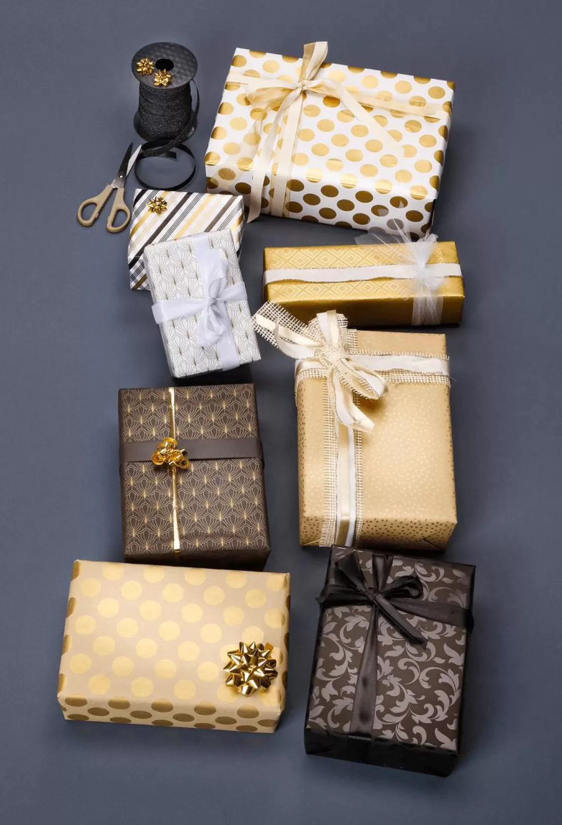 Papel De Regalo | Go Green - Envoltorio Para Regalo Ecológico>DecoWoerner Papel Kraft Reciclado Con Pequeños Puntos Dorados - Rollo De Papel De Envolver De 50 M oro