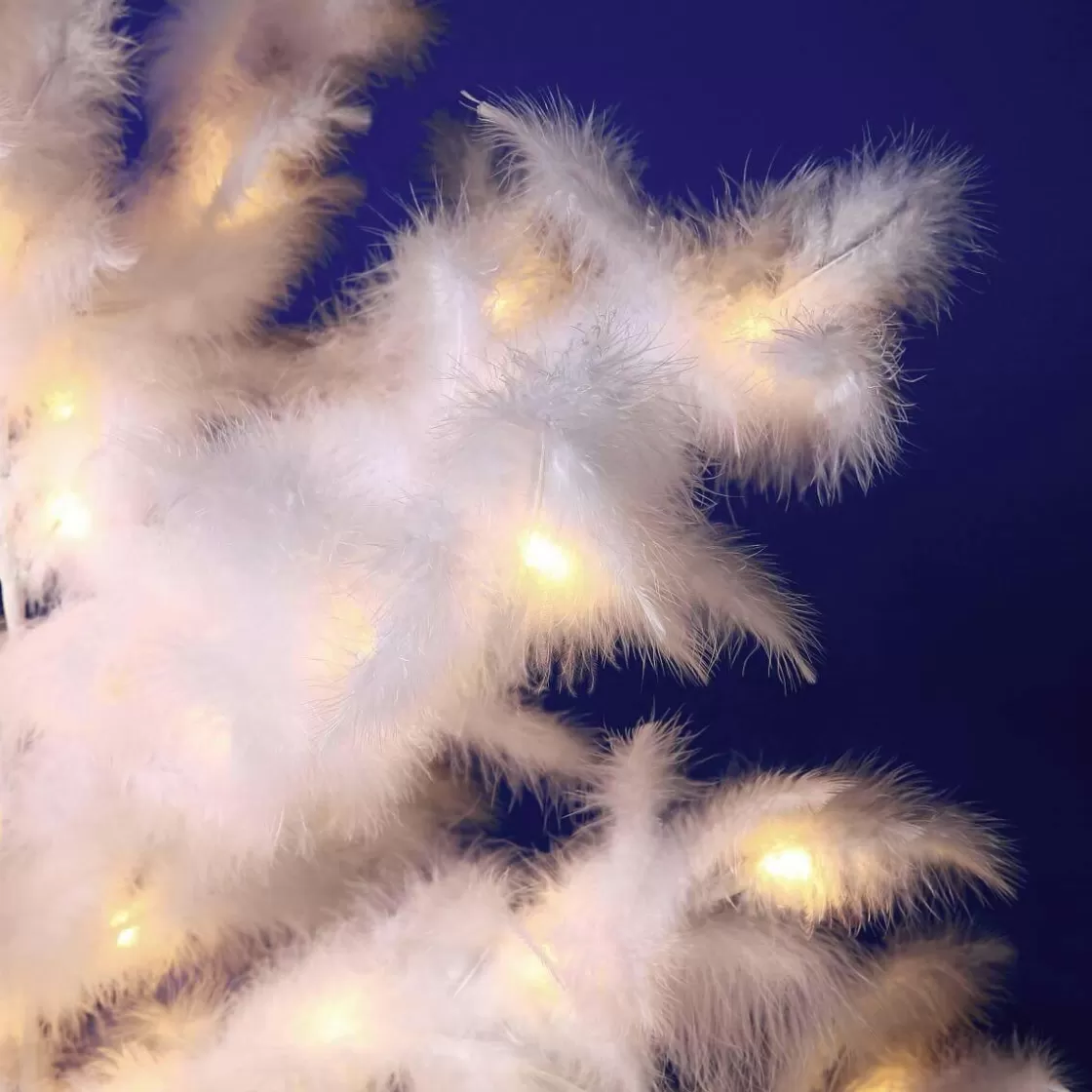 Decoración Navideña Xxl | Luces De Navidad>DecoWoerner Árbol Decorativo Con Plumas, LED Cálido, 120 Cm blanco